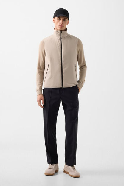 Jonny Lightweight Waistcoat In Sand