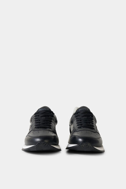 Reno Trainers In Black
