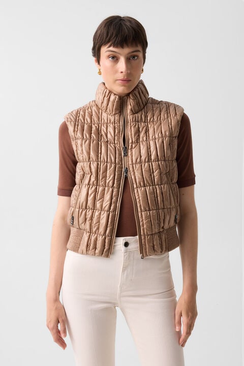 Sally Quilted Waistcoat In Camel