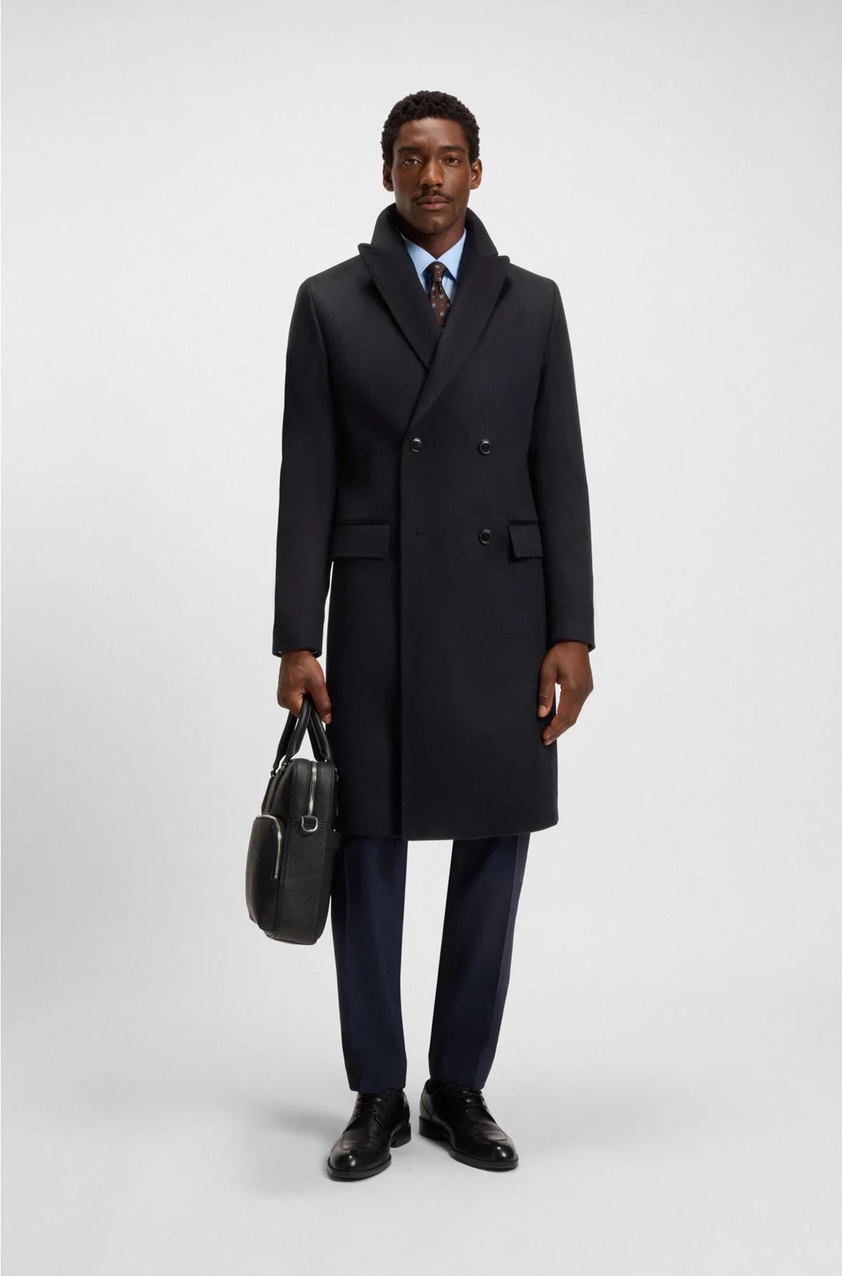 DOUBLE-BREASTED COAT IN WOOL AND CASHMERE