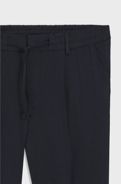 TAPERED-FIT MACHINE-WASHABLE TAILORED TROUSERS IN A LINEN BLEND